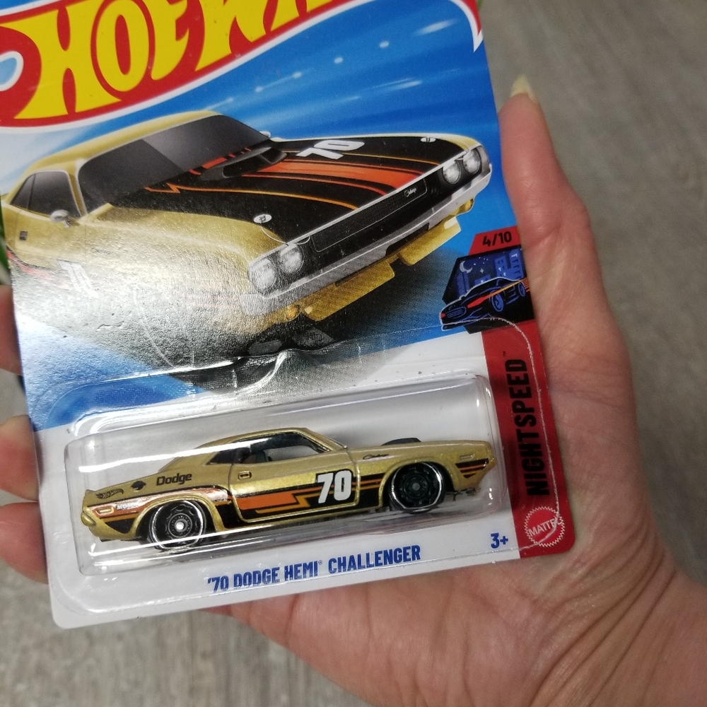 Hot Wheels Rodger Dodger Bundle - Picture 3 of 5